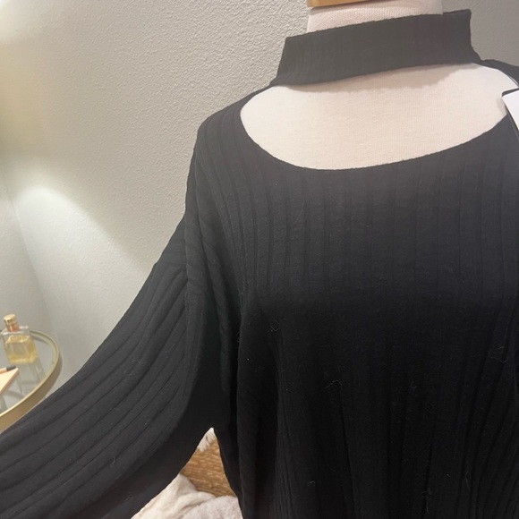 NWT -  Chaser Mock Cutout Top - Picture 8 of 16